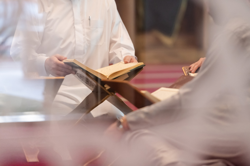 أمسية مباركة - قراءة وتحليل